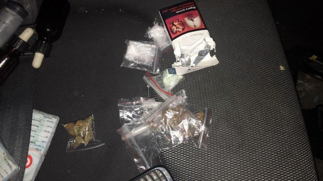 (&ouml;zel) Narkotik Polisinden Zehir Tacirlerine Restoranda Nefes Kesen Baskın