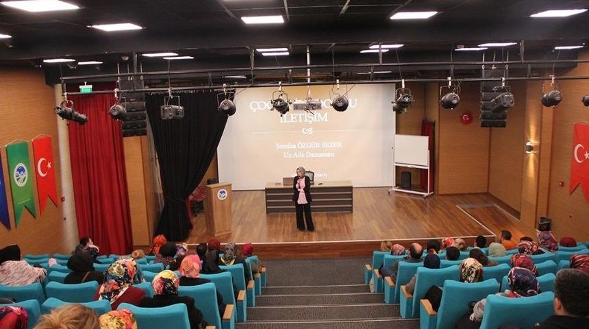 &lsquo;aile Ve &Ccedil;ocuk&rsquo; Seminerlerinin İlki Geyve&rsquo;de D&uuml;zenlendi