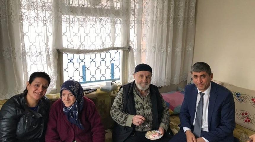 Serdivan Belediyesi&rsquo;nden Yaşlılara Doğum G&uuml;n&uuml; S&uuml;rprizi