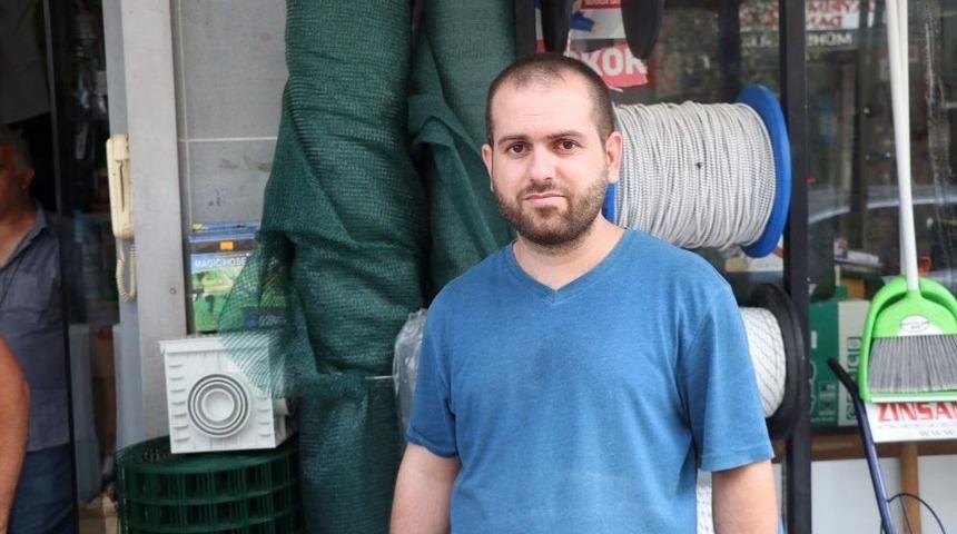 Şehir Magandasının İş Yerine Silahla Ateş Etmesi G&uuml;venlik Kamerasında