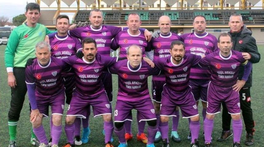 Akhisarg&uuml;c&uuml;, Evinde B&uuml;y&uuml;k Yara Aldı