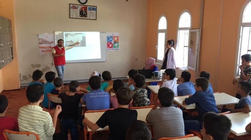 Kula’da Gençlere Sosyal Medya Semineri