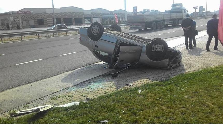 Otomobil Takla Attı: 2 Yaralı