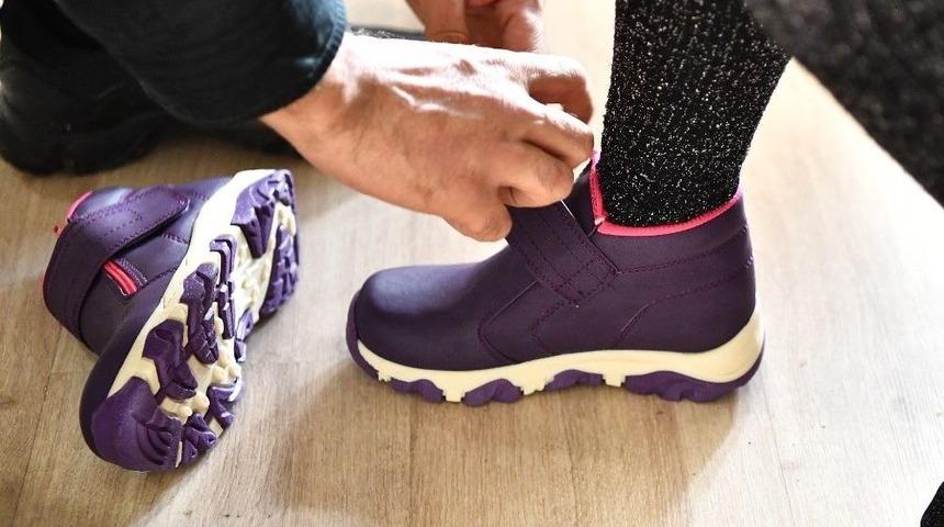 Minik Ayaklara 40 Bin &Ccedil;ift Bot