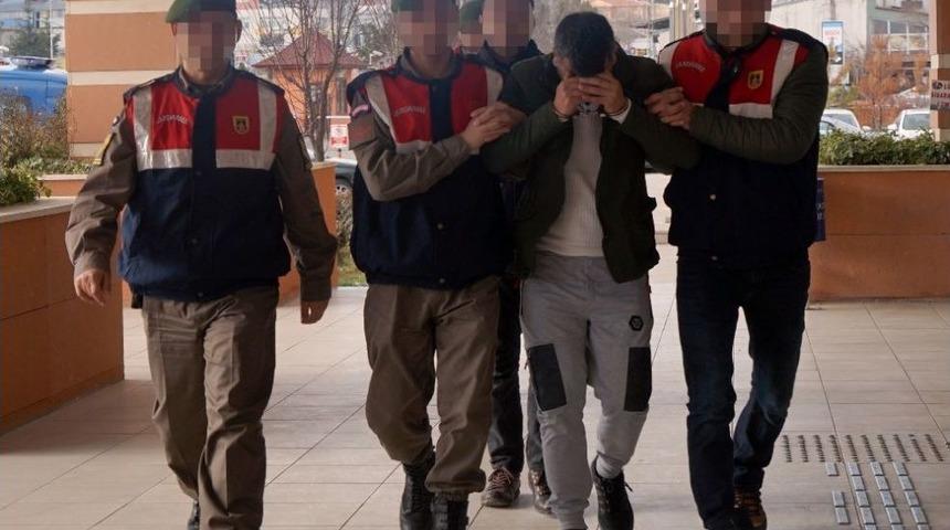 23 Ayrı Su&ccedil; Dosyası Bulunan Hırsızlar, Jandarma Ekiplerince Yakalandı