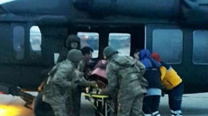 Ağrı&rsquo;da Jandarma Ekipleri Hamile Kadını Kurtardı