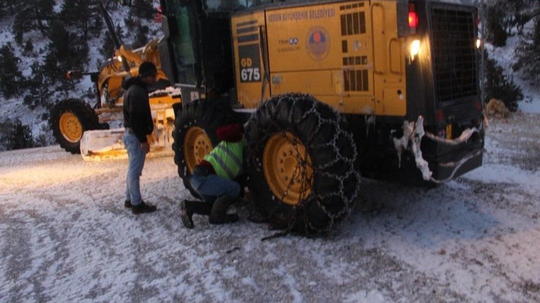 Mersin B&uuml;y&uuml;kşehir&rsquo;den Karla M&uuml;cadele