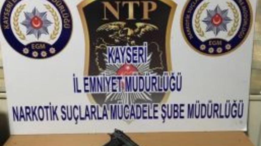 Nefes Kesen Uyuşturucu Operasyonu Ara&ccedil; Kamerasına Yansıdı