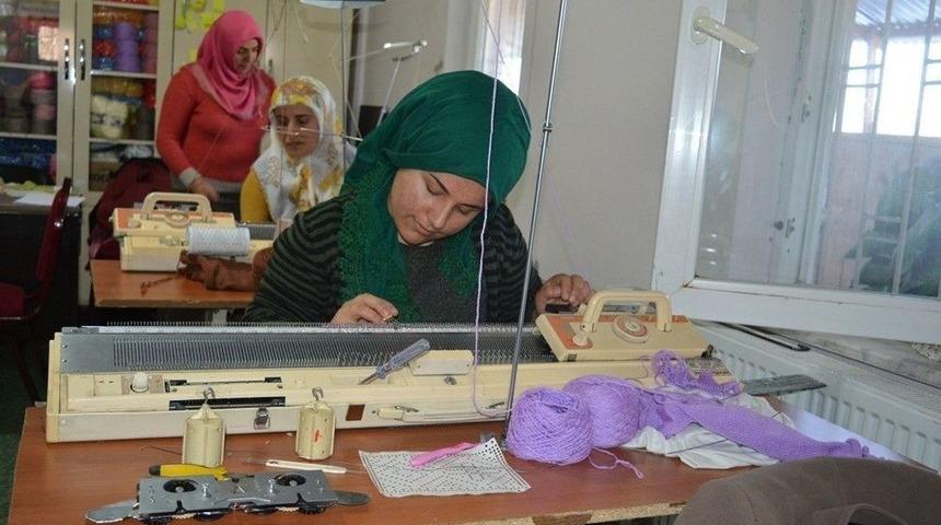 Maya Kadın Yaşam Merkezi Kışın Da Dopdolu