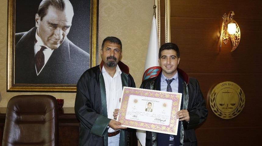 Stajını Tamamlayan Avukat C&uuml;bbe Giyip Yemin Etti