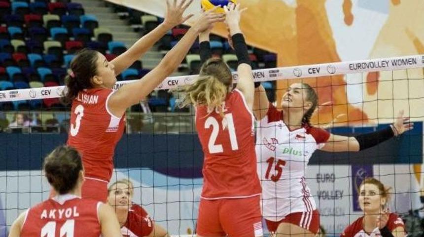 Türkiye A Milli Kadın Voleybol Takımı, Avrupa Şampiyonası'nda Çeyrek Finalde