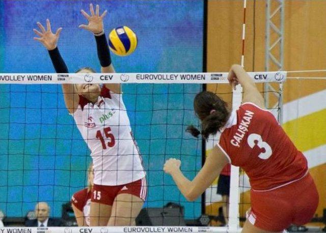 Türkiye A Milli Kadın Voleybol Takımı, Avrupa Şampiyonası'nda Çeyrek Finalde