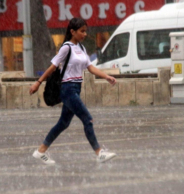 Samsun’daki Sağanak Yağış Hayatı Olumsuz Etkiledi G5