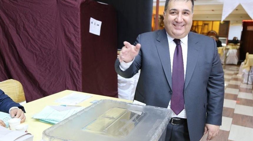 Kahveciler Odası Başkanı G&uuml;ven Tazeledi