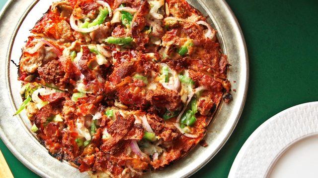 Evde Hazırlayabileceğiniz Hamursuz ve Kolay 6 Pizza Tarifi