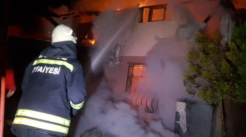 D&uuml;zce&rsquo;de Villa Alev Alev Yandı