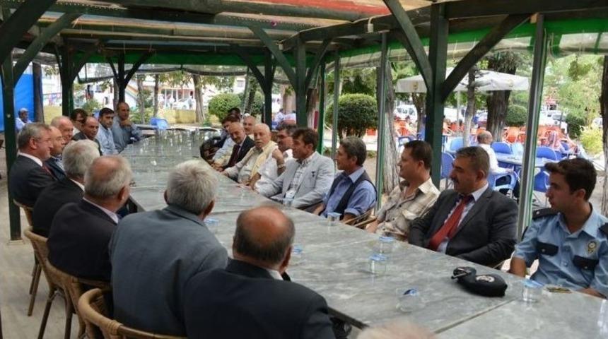 Gediz Kaymakamı &Ouml;nder, Belediye Başkanları Ve Mahalle Muhtarlarıyla Bir Araya Geldi