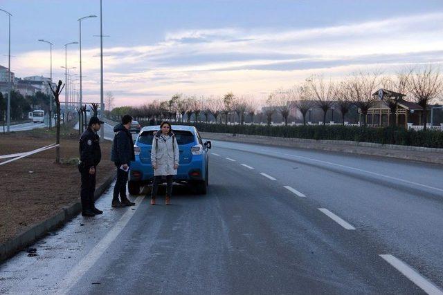 Yolun Karşısına Geçmeye Çalışırken Otomobil Çarptı