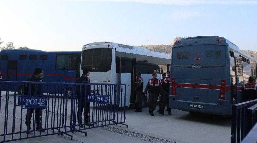 Denizli&rsquo;deki Fet&ouml;&rsquo;n&uuml;n İkinci İş Adamları Davasında 23 Tahliye