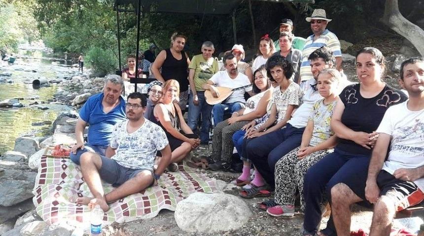 Ayvalıklı Engellilerin &lsquo;şahin Deresi Kanyonu&rsquo; Keyfi