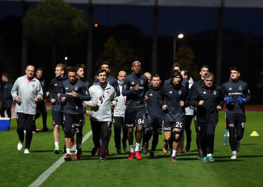 Vida, Beşiktaş İle İlk Antrenmanına &Ccedil;ıktı