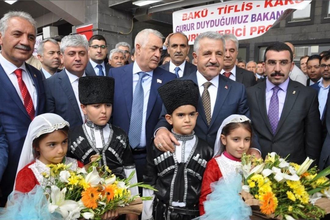 Tiflis&rsquo;ten Gelen İlk Btk Hattı Treni Kars&rsquo;ta Coşkuyla Karşılandı