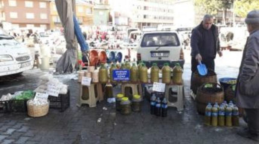 Ge&ccedil;imini Pekmez Satarak Sağlıyor