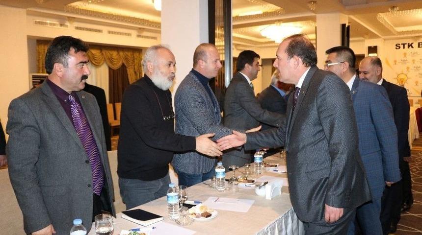 Ak Parti Genel Başkan Yardımcısı Karacan, Stk&rsquo;larla Bir Araya Geldi