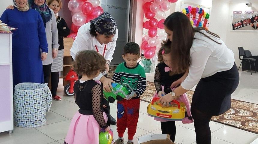 Biz Büyük Bir Aileyiz Derneği Bu Defa Özel Eğitim Çocuklarını Sevindirdi