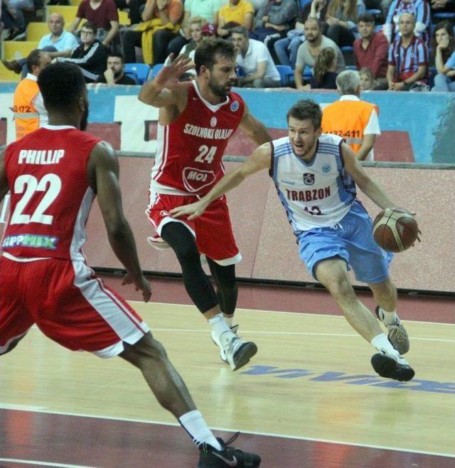 Fıba Erkekler Avrupa Kupası: Trabzonspor: 77 - Szolnoki Olaj: 68