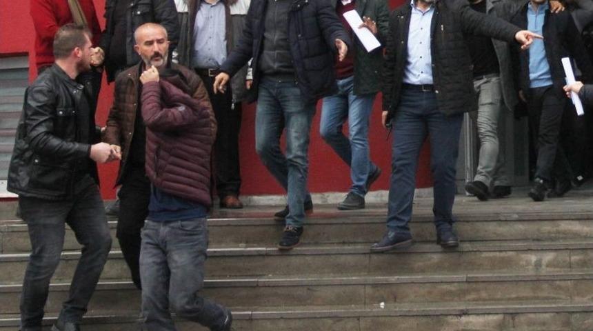 Alkol Almak İçin Gasp Ettiler
