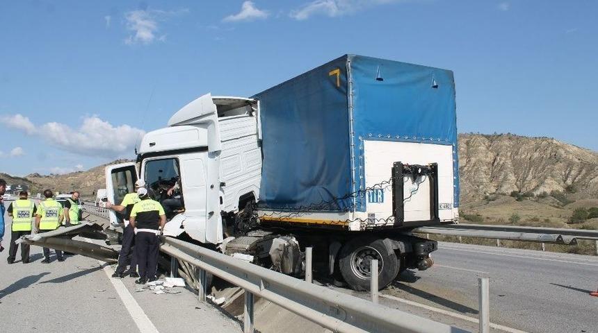 Tosya&rsquo;da Trafik Kazası: 1 Yaralı