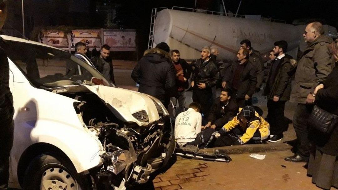 Beton Mikseri İle Ticari Ara&ccedil;la &Ccedil;arpıştı: 1 Yaralı