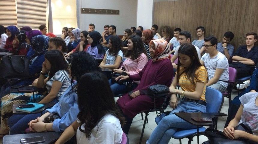 Darıca Belediyesi’nden Üniversite Adaylarına Seminer