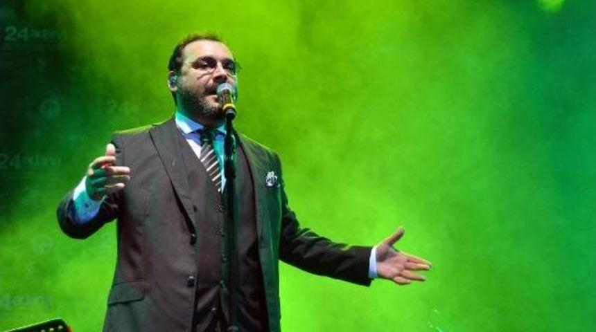 Yaşar, Hemşehrilerini Coşturdu