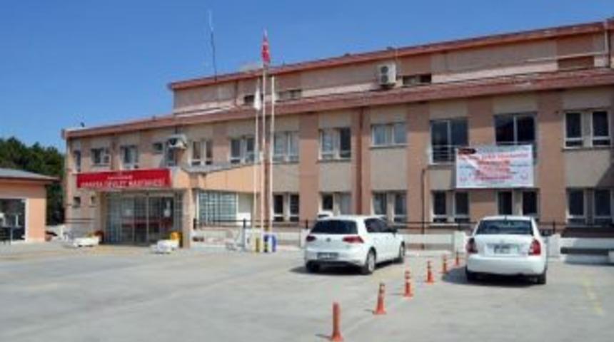 Eski Devlet Hastanesi Bahçesindeki Mazgalları Çaldılar