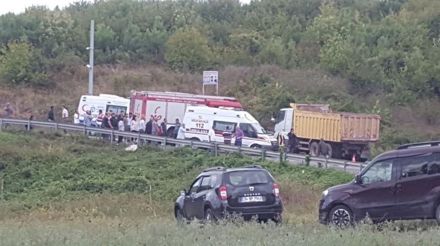 Hafriyat Kamyonu İle Otomobil Çarpıştı: 1 Ölü