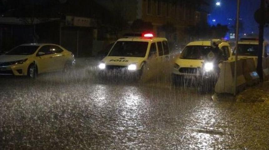 Bandırma'da Yağmur Etkili Oldu