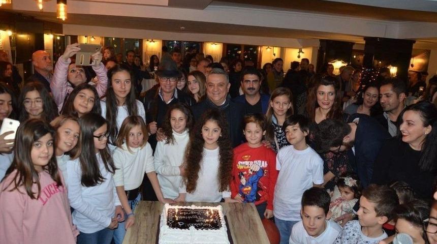 Kuşadası Belediye Tiyatrosu 3 Yaşında