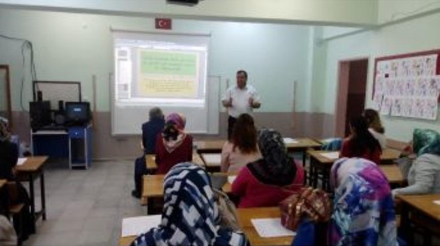 &Ouml;ğrenci Velilerine Seminer Verildi