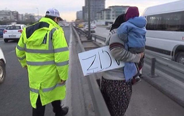 (özel Haber) Kılıktan Kılığa Girerek İnsanların Duygularını Sömüren Dilenciler Kamerada