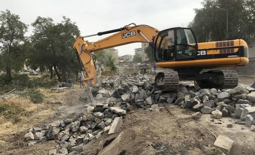 B&uuml;y&uuml;kşehir Şehrin Caddelerini Yeniden Dizayn Ediyor