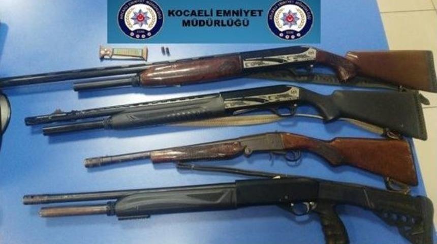 Polisin Darp Edildiği Mahalleye Şafak Operasyonu: