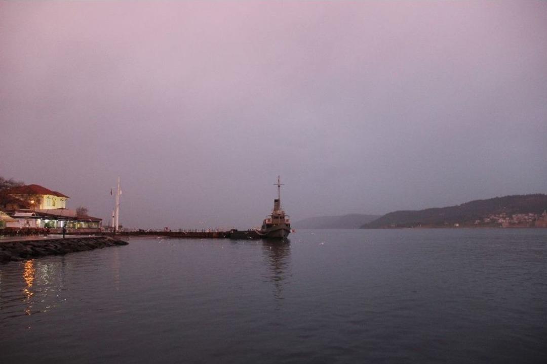 &Ccedil;anakkale Boğazı Sis Sebebiyle Gemi Trafiğine Kapatıldı