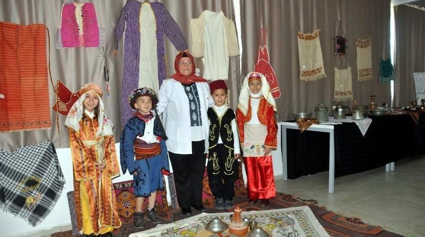 &Ouml;ğrencilerden &lsquo;k&uuml;lt&uuml;rel Mirasımız&rsquo; Sergisi