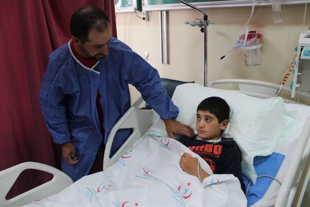 &Ccedil;oban Baba &Uuml;zerine Yıldırım D&uuml;şen Oğlunu Toprağa G&ouml;merek Kurtardı