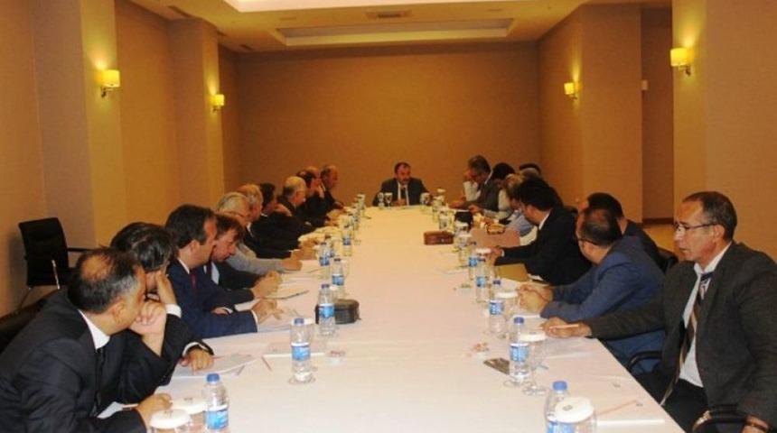 İl&ccedil;e Milli Eğitim M&uuml;d&uuml;rleri Toplantısı Kuşadası&rsquo;nda Yapıldı