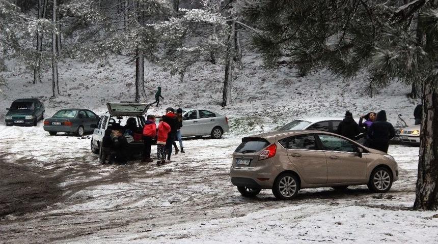 Kazdağları Beyaza B&uuml;r&uuml;nd&uuml;