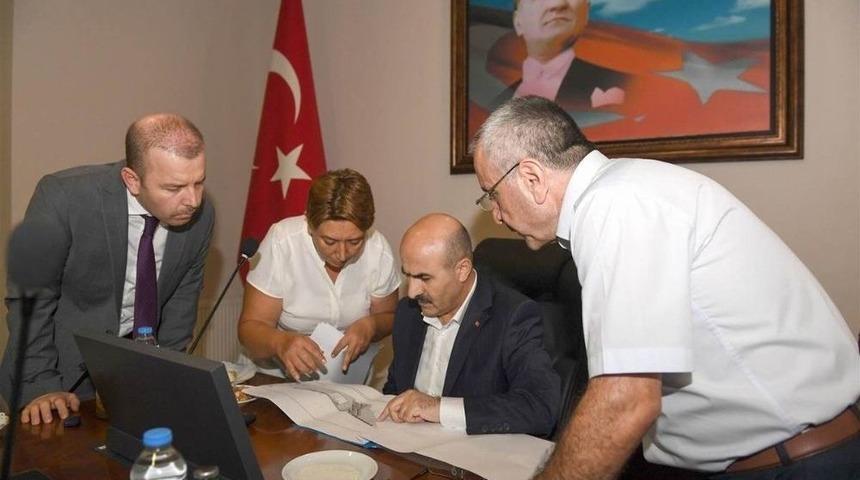 Vali Demirtaş, Dsi B&ouml;lge Ve &Ccedil;evre Şehircilik İl M&uuml;d&uuml;rl&uuml;ğ&uuml; Yetkilileri İle Bir Araya Geldi