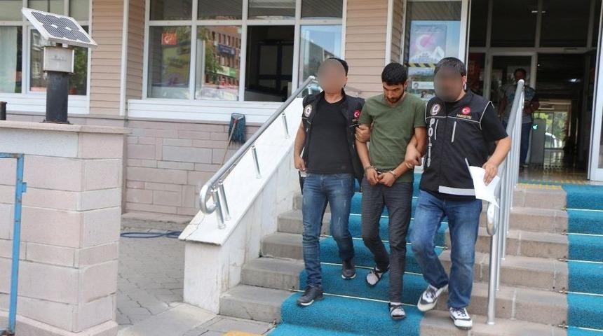 Polisten Uyuşturucu Satıcılarına Ge&ccedil;it Yok